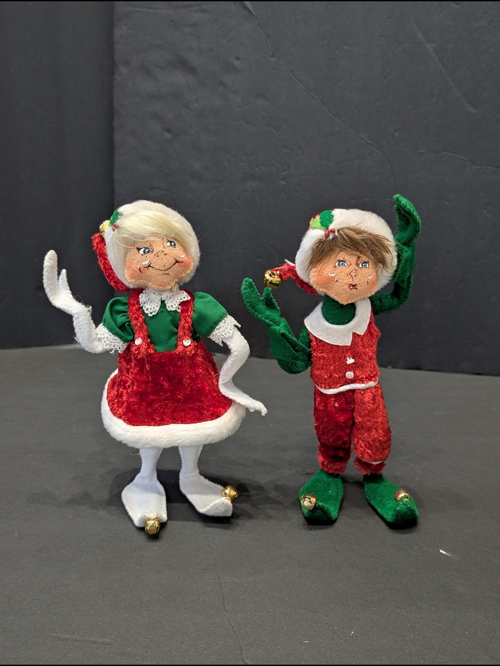 Annalee 2012 Cozy Christmas Boy Girl Elves Whimsy Felt Posable Doll Couple 8"
